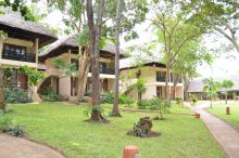 In de tuinen van Baobab Beach Resort en Spa kunt u een ontspannen wandeling maken